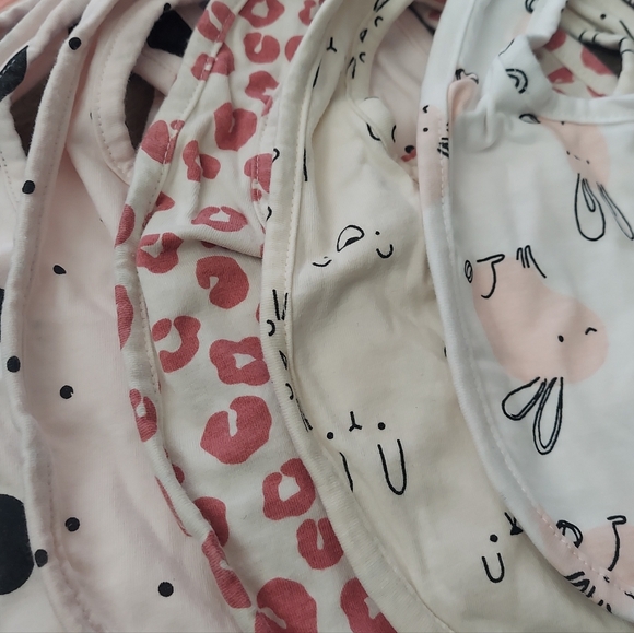 6 Pack Mighty Goods Bibs - Picture 3 of 5